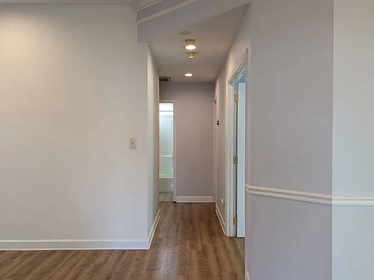 810 Mill Creek Ln — Photo 3