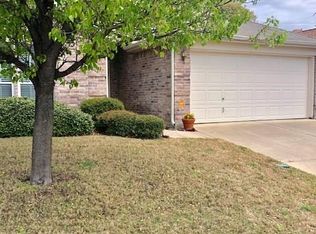 600 Clearbrook St, Azle, TX 76020