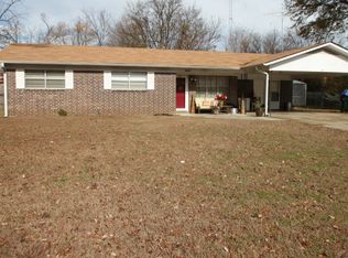 1401 E G St, Russellville, AR 72801