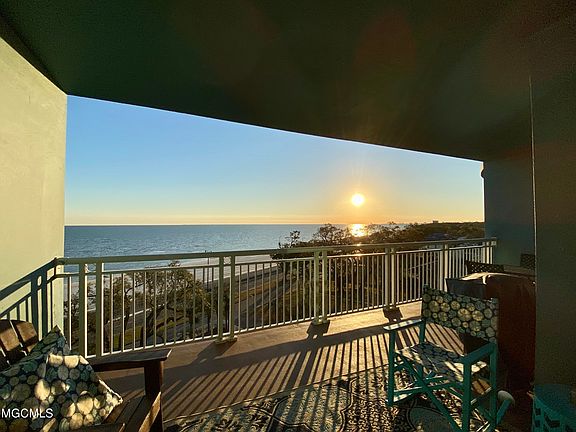 5th image of 2228 Beach Dr