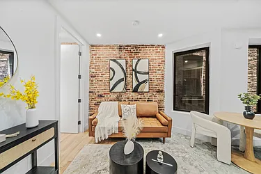 452 West 36th Street, #4D