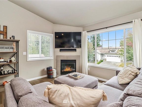 4th image of 2320 Baird Ave