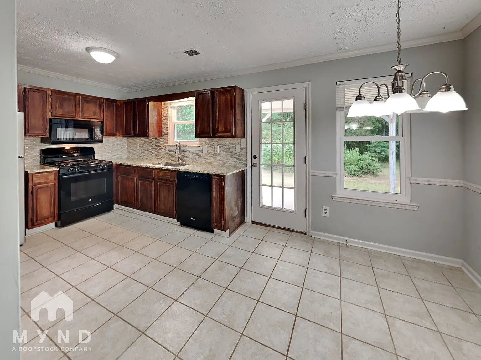 3 bed, 2.0 bath, 1605 sqft, $2,125 — Photo 3