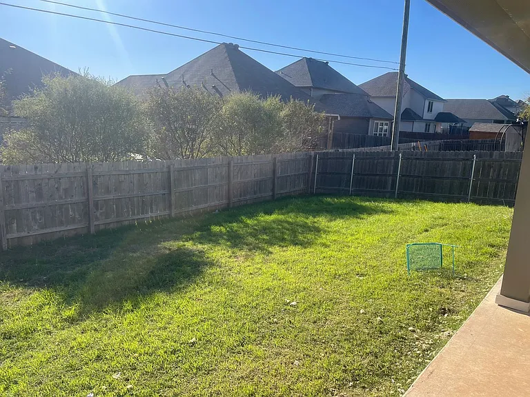 7809 Montclair Dr — Photo 17
