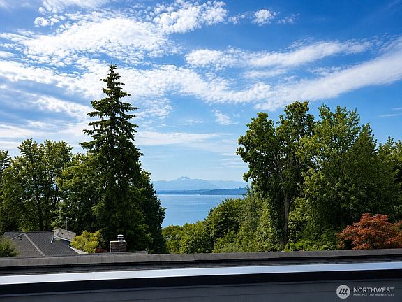3rd image of 5301 49th Avenue SW