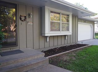 224 Cloverdale Dr, Council Bluffs, IA 51503