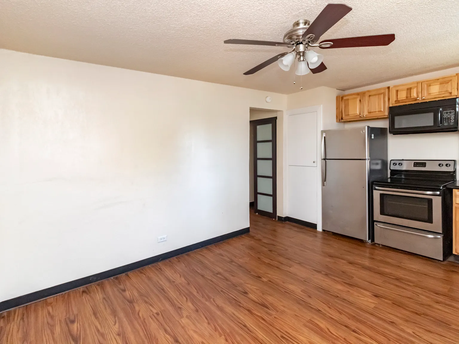 1 bed, 400 sqft, $1,650 — Photo 2