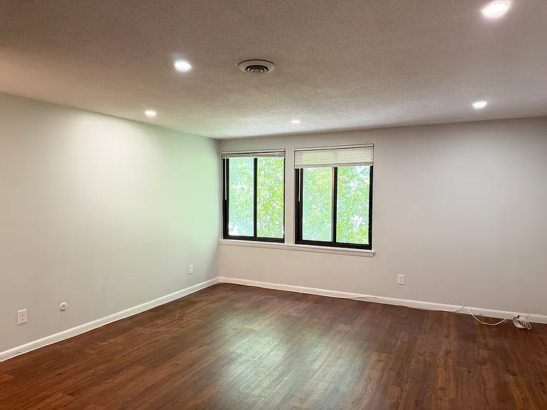 20 Hubbard Ave #10 — Photo 3