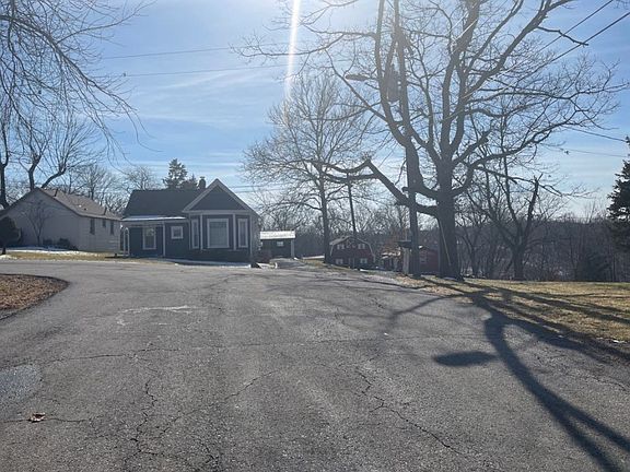 4th image of 306 W Summit St
