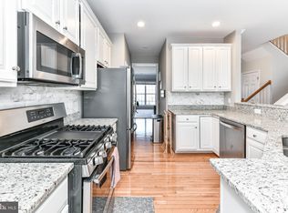 2923 Hunters Glen Way, Fairfax, VA 22031
