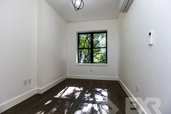 Rented by EXR | media 24