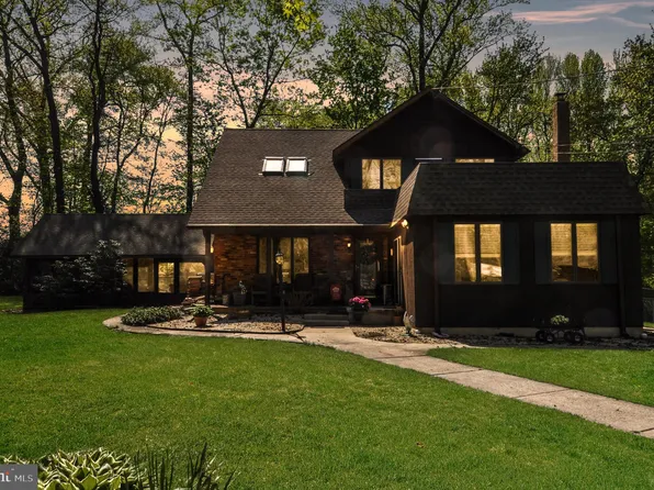 2060 Burlington Columbus Rd, Bordentown, NJ 08505