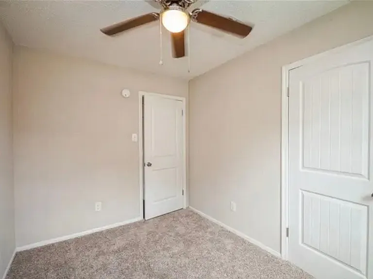 1105 Warren Dr — Photo 11