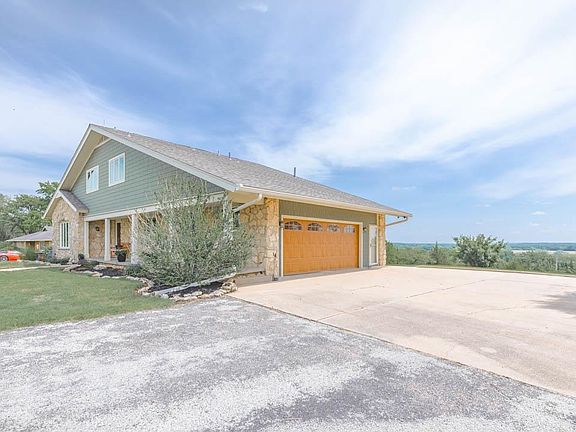 2nd image of 2540 Valley View Dr