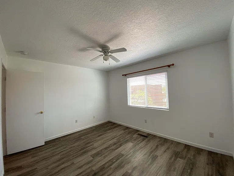 1412 Stone Canyon Rd NE — Photo 30
