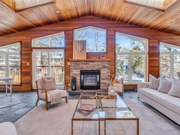 200 Lake Promenade, Toronto, ON M8W 1A8