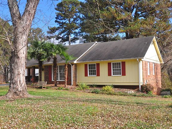 2nd image of 2904 Huntcliff Dr