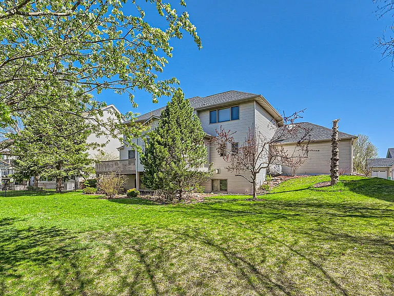 Eagle Valley Dr — Photo 28