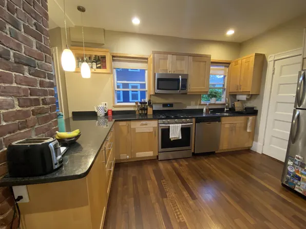 217 Harvard St APT 2R, Cambridge, MA 02139