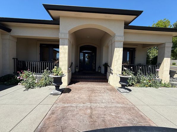 3861 Calle Vista Dr
