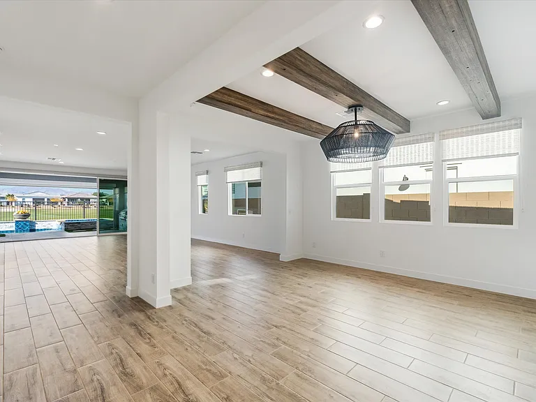 11138 N San Clemente St — Photo 12