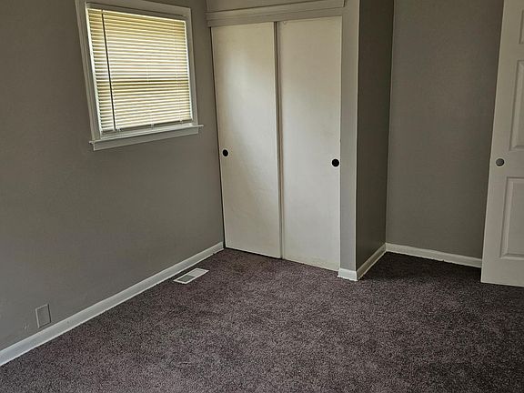 3rd image of 505 E Barrett Ave