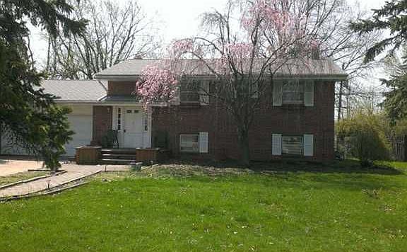 2nd image of 3711 Mayfair Dr