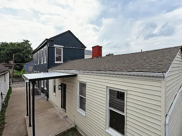 3 bed, 2024 sqft, $2,100 — Photo 3