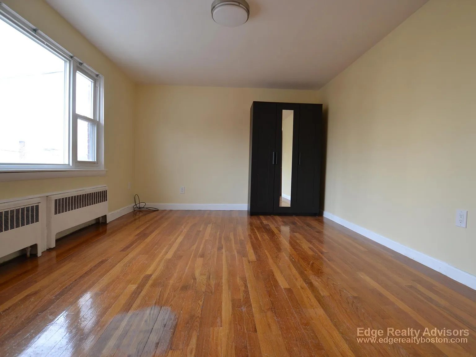 3 bed, 1.0 bath, $4,100 — Photo 4