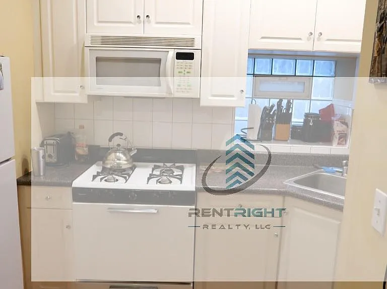 1306 N Cleaver St #BF — Photo 4