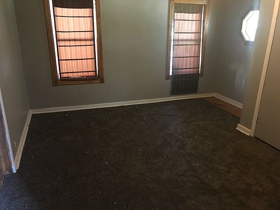 4th image of 403 Lang Ave