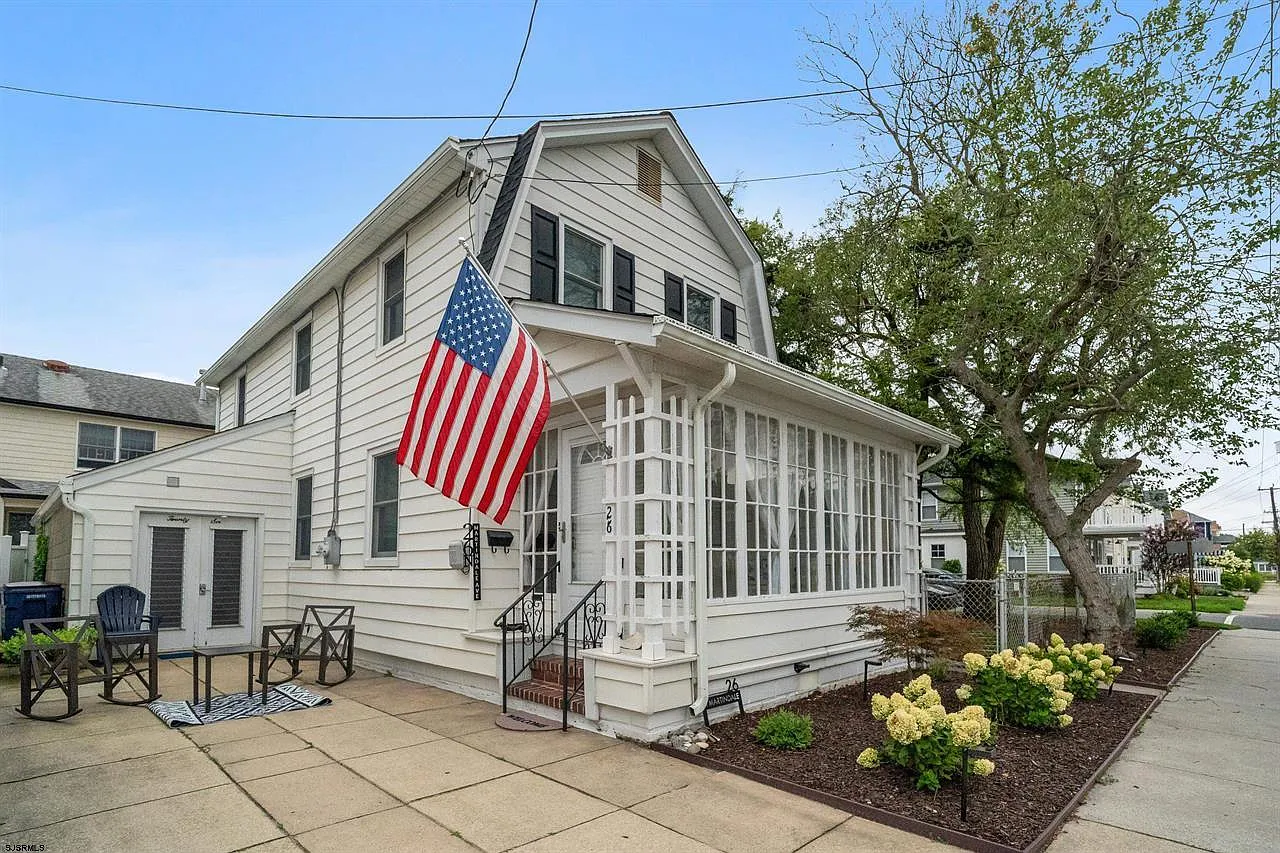 5 bed, $2,800 — Photo 1