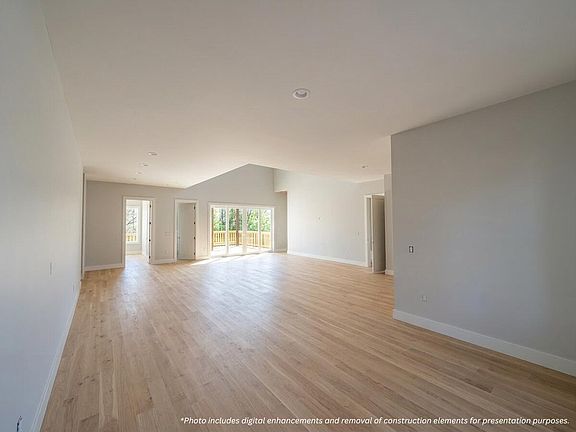 5th image of 568 Wilkinson Rd NE