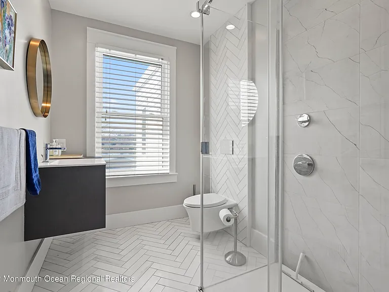 502 6th Ave — Photo 25