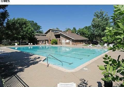 Olympic pool, clubhouse & year-round hot tub