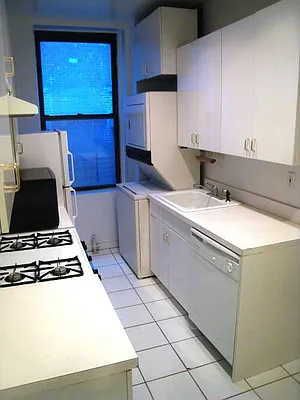 Rented by City Connections Realty | media 11