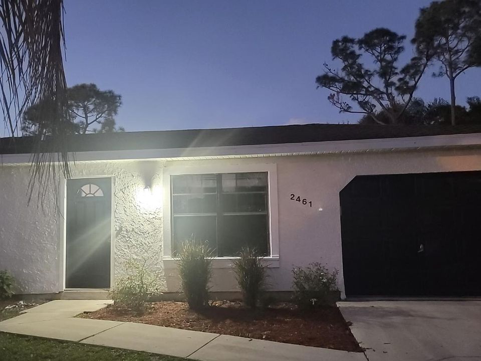 1st image of 2461 SE Gillette Ave