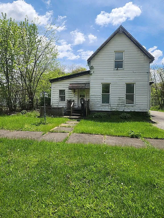524 Fairfield St NE photo 1