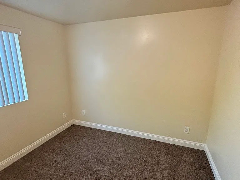 942 E 88th Pl — Photo 13