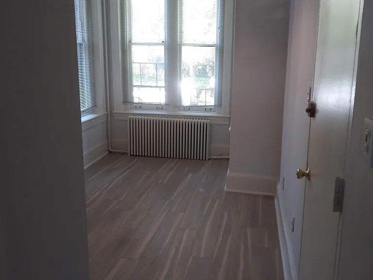 635 G St SE #2 — Photo 12