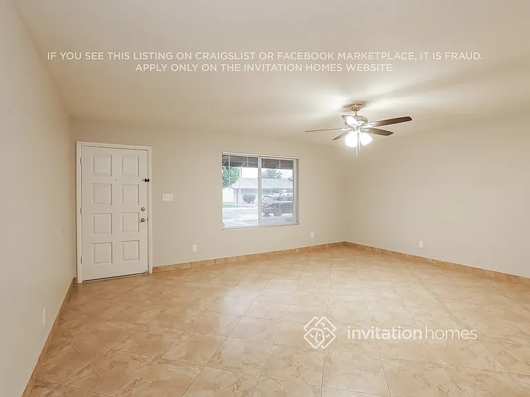 486 W Gail Dr — Photo 2