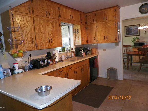 5th image of 372 W Pinkley Ave