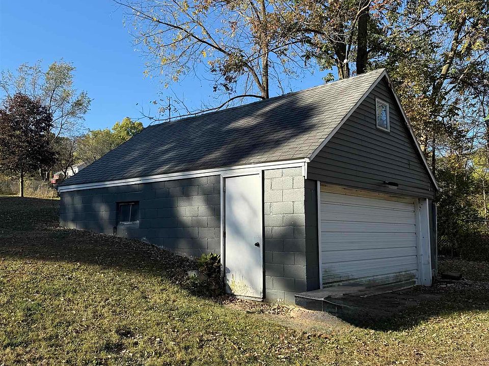 2nd image of 3461 W Delaware Rd