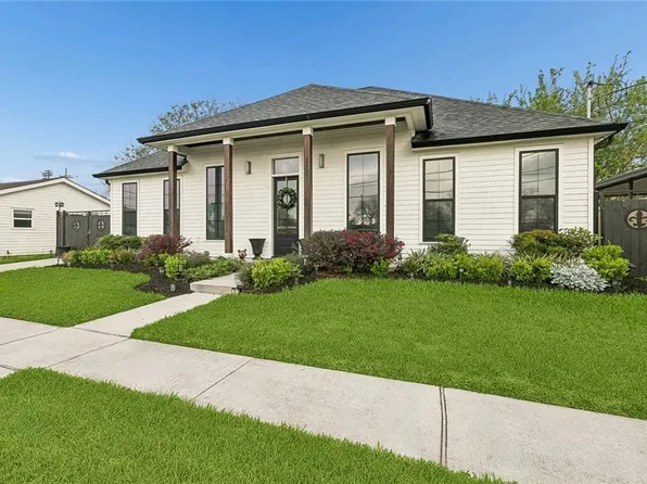 2500 Pecan Dr, Chalmette, LA 70043