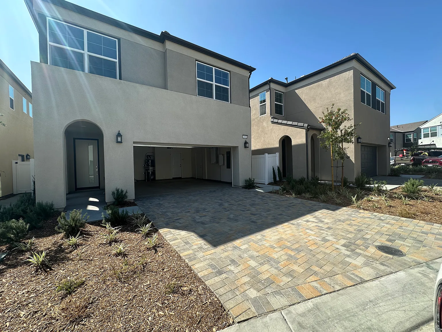 4 bed, 2.5 bath, 1648 sqft, $3,700 — Photo 2