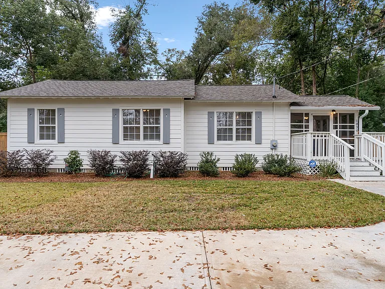 1936 Truett Dr — Photo 1