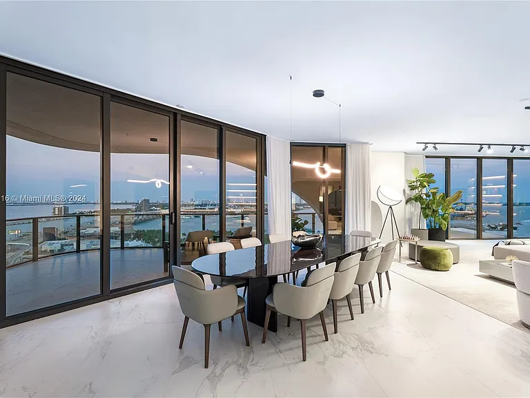 1000 Biscayne Blvd #2402 — Photo 13