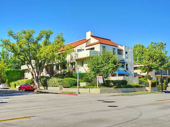 3rd image of 747 E California Blvd APT 5