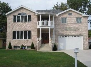 7514 Thomas Ave, Bridgeview, IL 60455