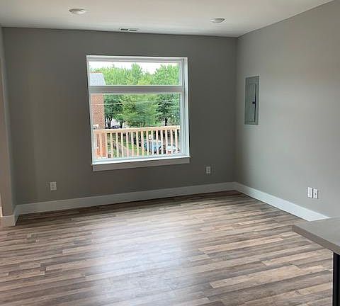 Spacious living room